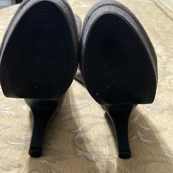 New Direction Faux Suede Pull On OTK Boots 8 1/2 - Picture 6 of 10